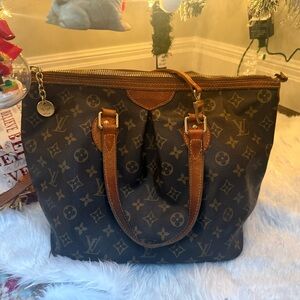 Louis Vuitton Classic Monogram Tote